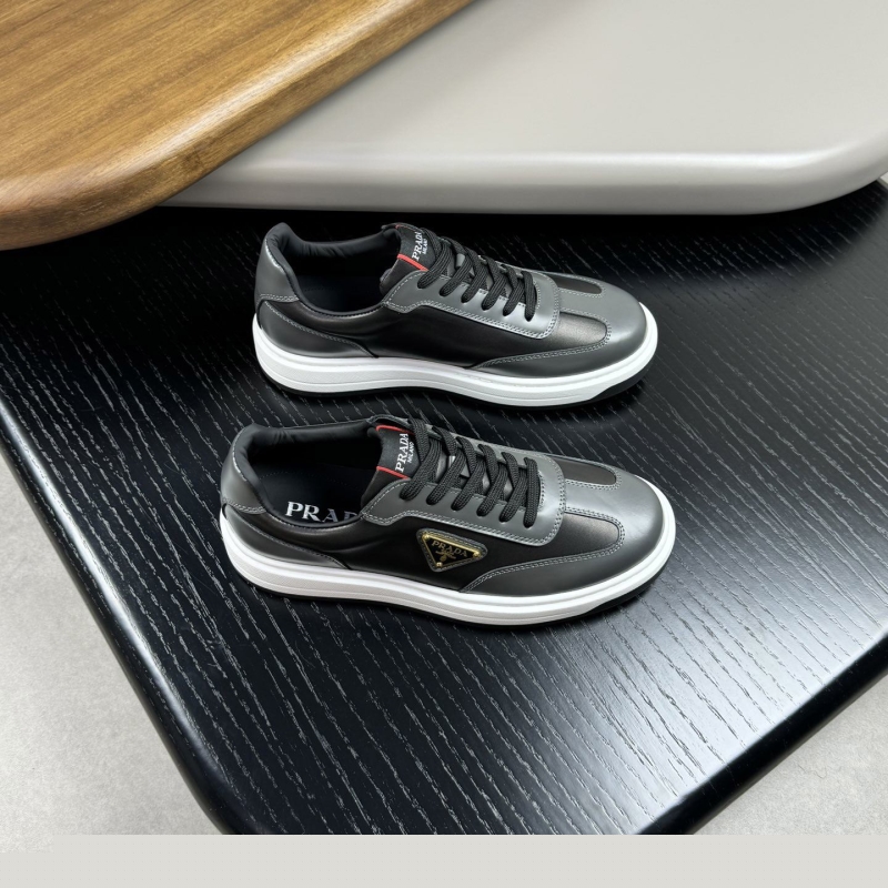 Pra*a casual shoes